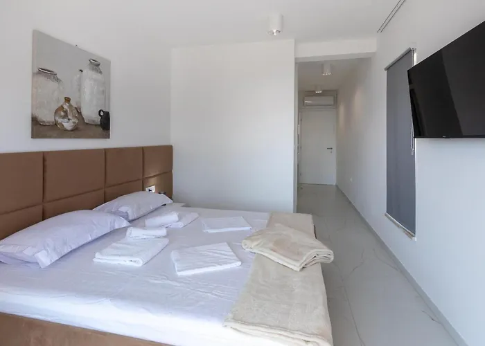 Сasa de vacaciones 3 Bedroom Amazing In Komarna