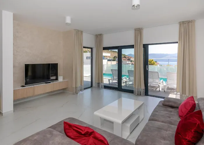 Сasa de vacaciones 3 Bedroom Amazing In Komarna
