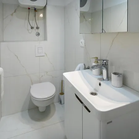 3 Bedroom Amazing In Σπίτι διακοπών Komarna