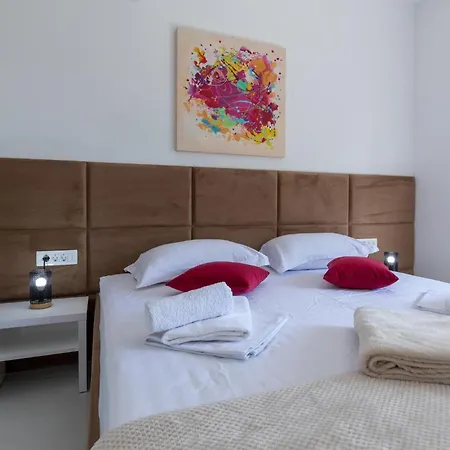 3 Bedroom Amazing In Σπίτι διακοπών *