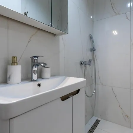 3 Bedroom Amazing In Σπίτι διακοπών Komarna