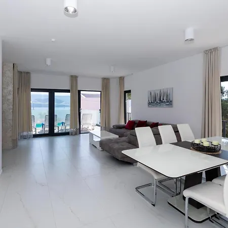 3 Bedroom Amazing In Σπίτι διακοπών *