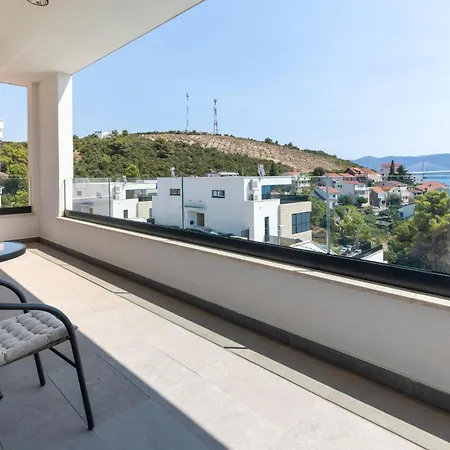 3 Bedroom Amazing In * Komarna