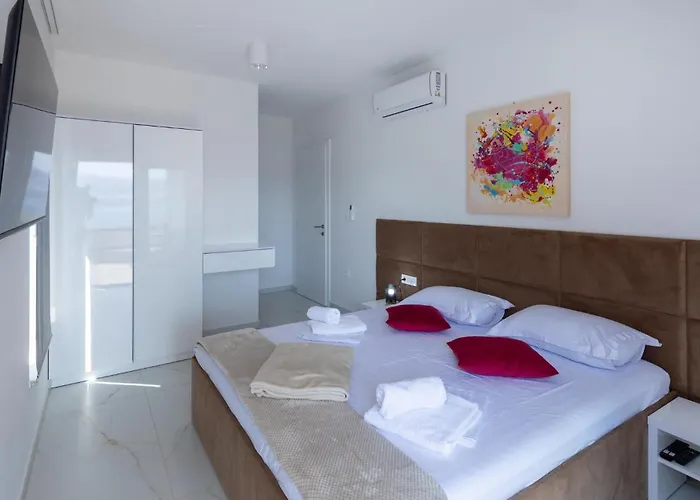 3 Bedroom Amazing In Komarna