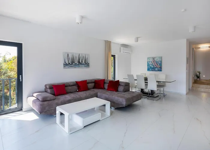 3 Bedroom Amazing In * Komarna