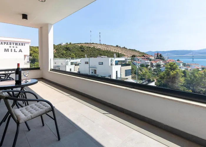 3 Bedroom Amazing In * Komarna